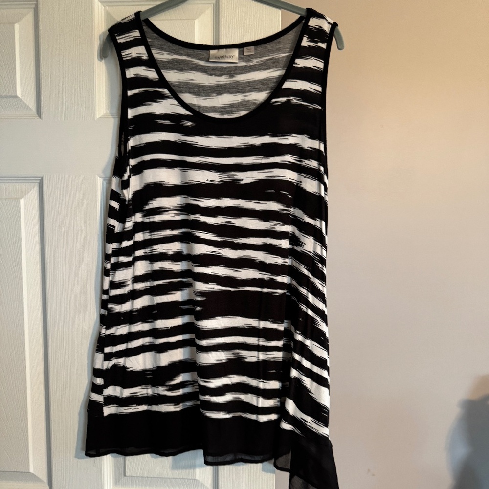 REDUCED!  Womans Sleeveless Top, Zebra Print, Like New, "Avenue" size 14/16